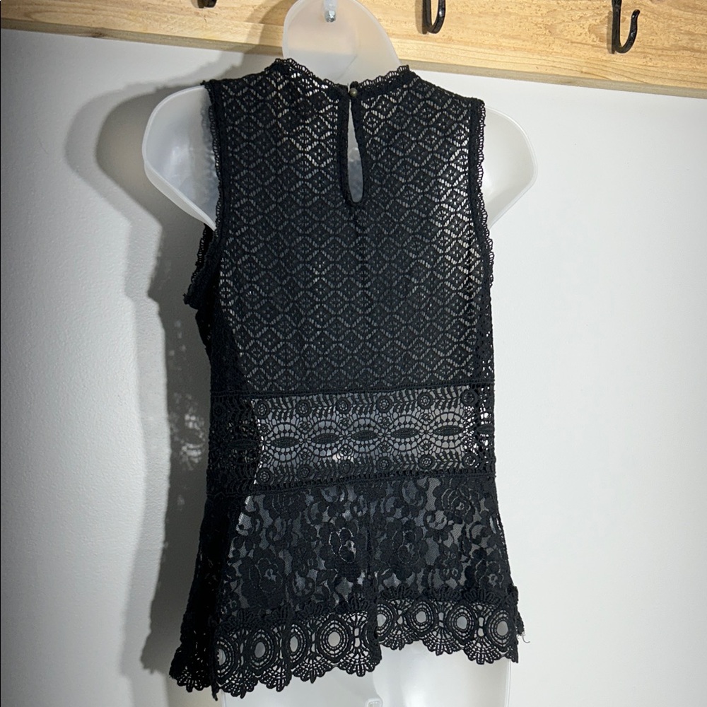 Knox Rose Black Lace Sleeveless Blouse - Picture 4 of 5